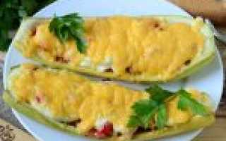 Кабачки, фаршированные курицей и овощами – кулинарные рецепты